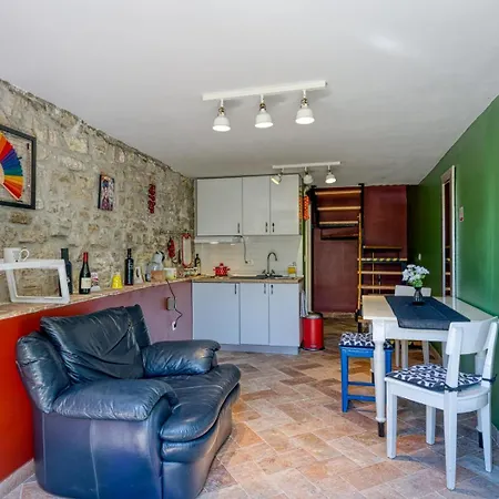 Romantic Casa Amica With Free Parking דירה