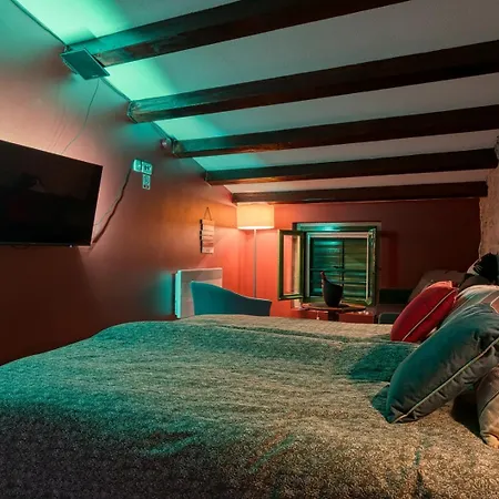 Romantic Casa Amica With Free Parking דירה מוטובון